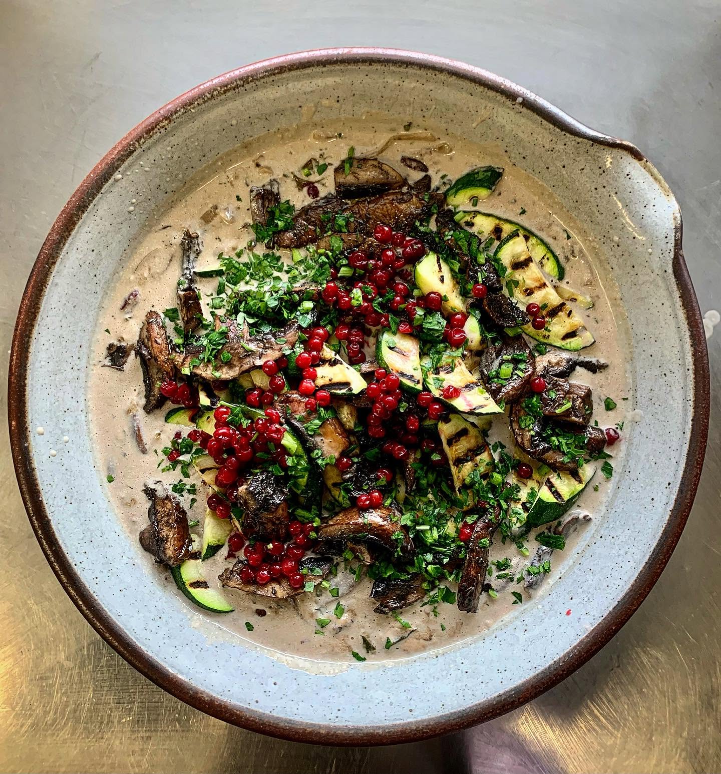Buffécatering från CaterAllt – köttfärsgryta och rostad klyftpotatis